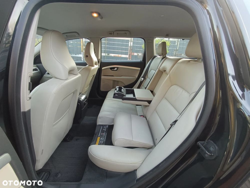 Volvo V70 D2 Edition Pro - 17