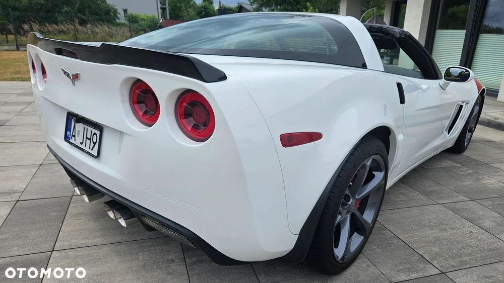 Chevrolet Corvette - 23