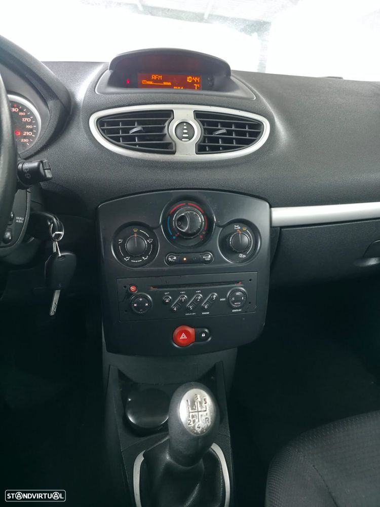 Renault Clio Sport Tourer - 8