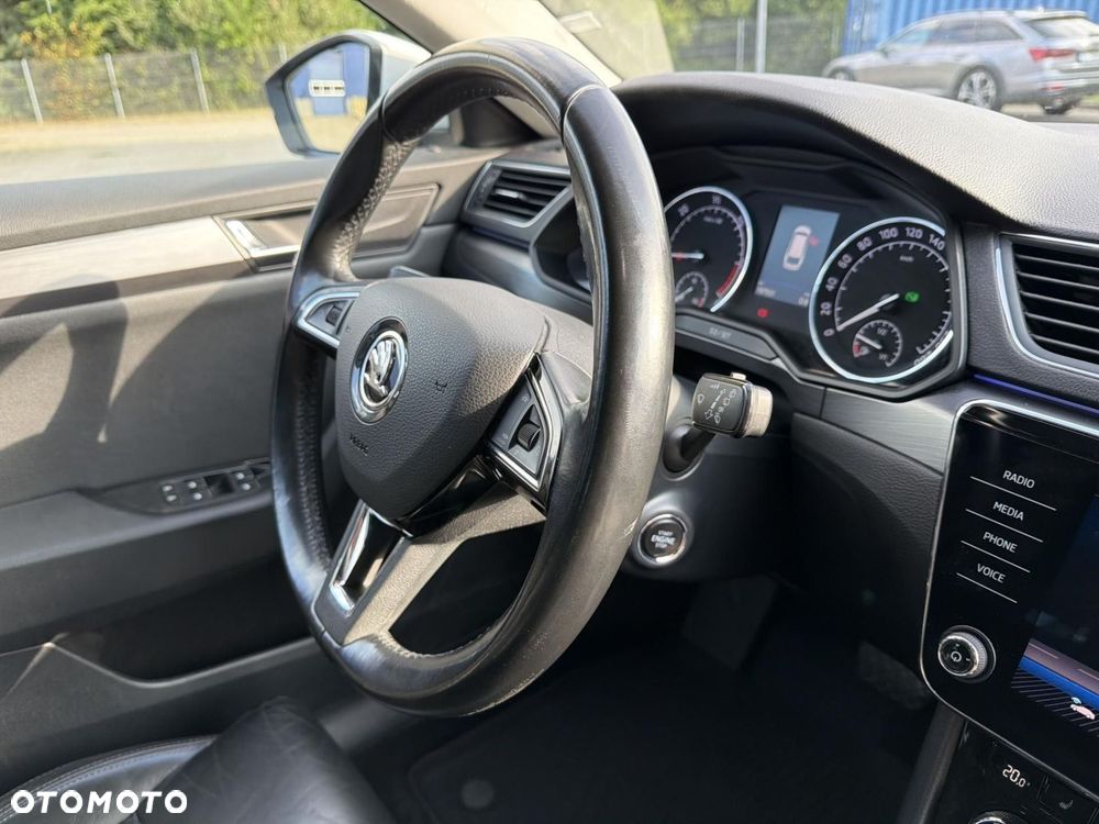 Skoda Superb 2.0 TDI DSG Sportline - 19