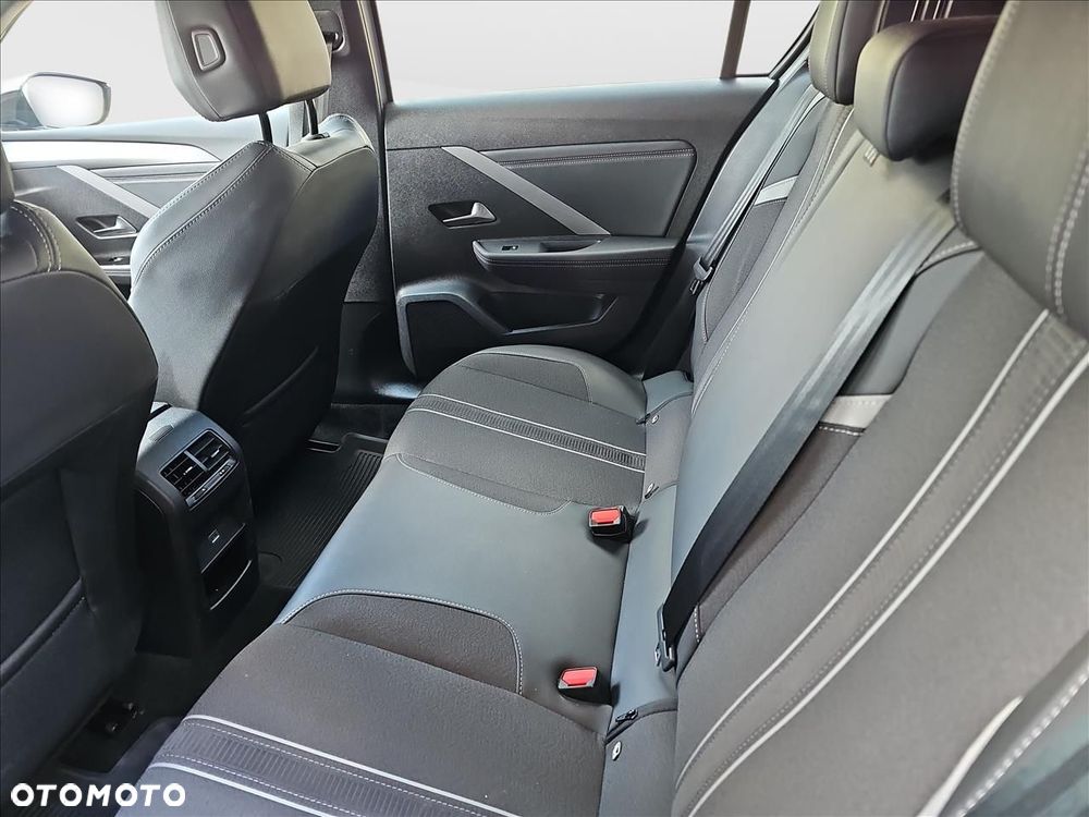 Opel Astra 1.2 T GS S&S - 15