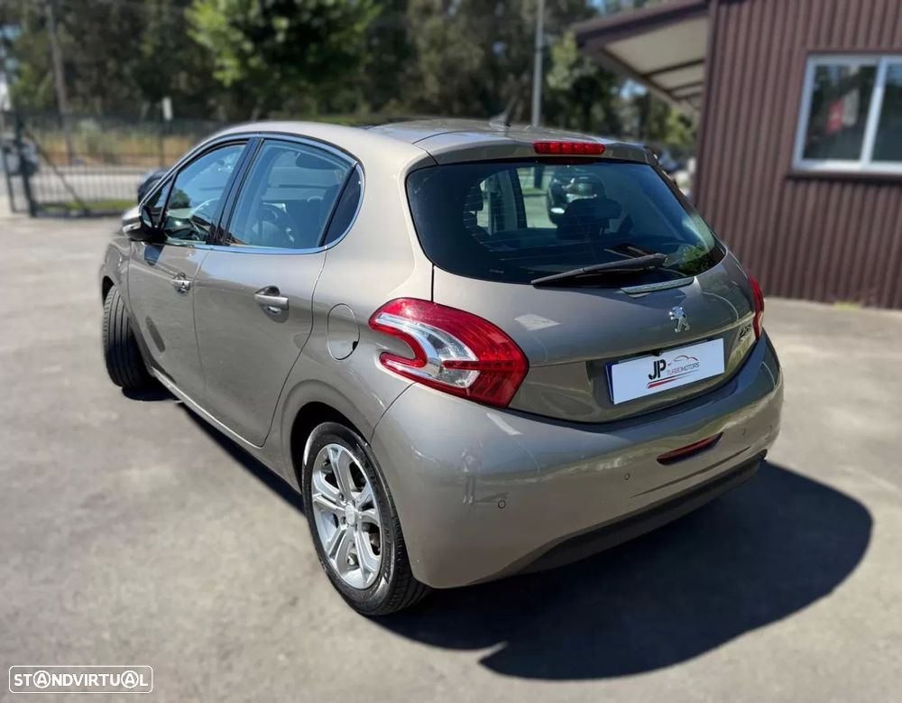Peugeot 208 1.6 e-HDi Allure 2-Tronic - 8