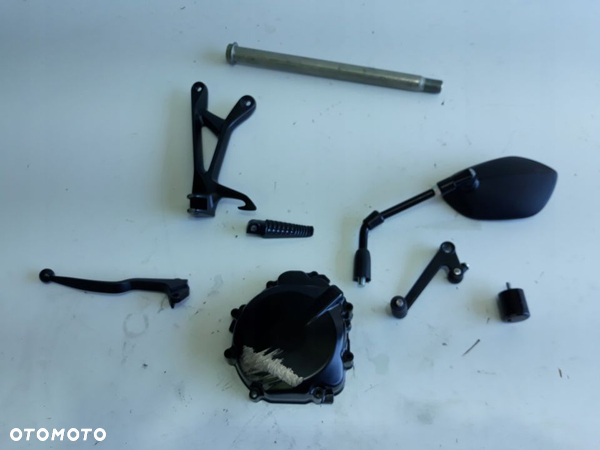 SUZUKI GSR 750 LUSTERKO DEKIEL SET PODNÓŻEK OŚ