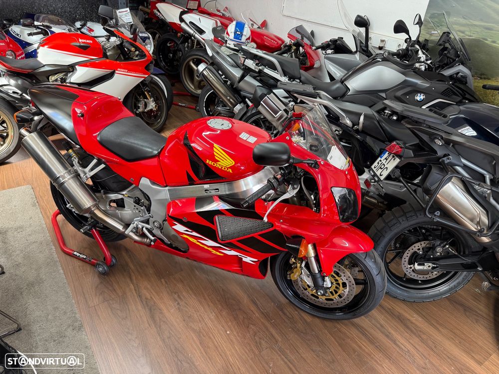 Honda VTR 1000 SP 1 - 2