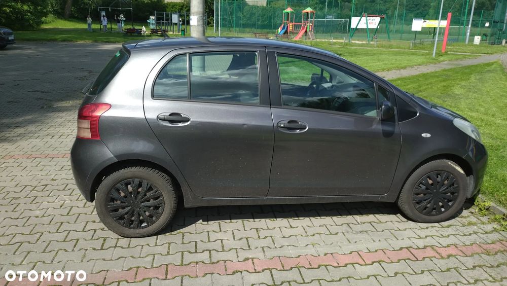 Toyota Yaris 1.3 Terra Gold - 14