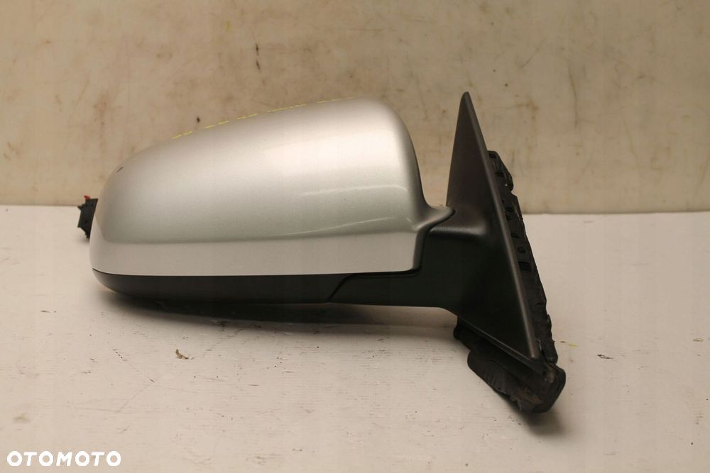 AUDI A4 B7 04R- LUSTERKO PRAWE 5 PINÓW LY7W - 2