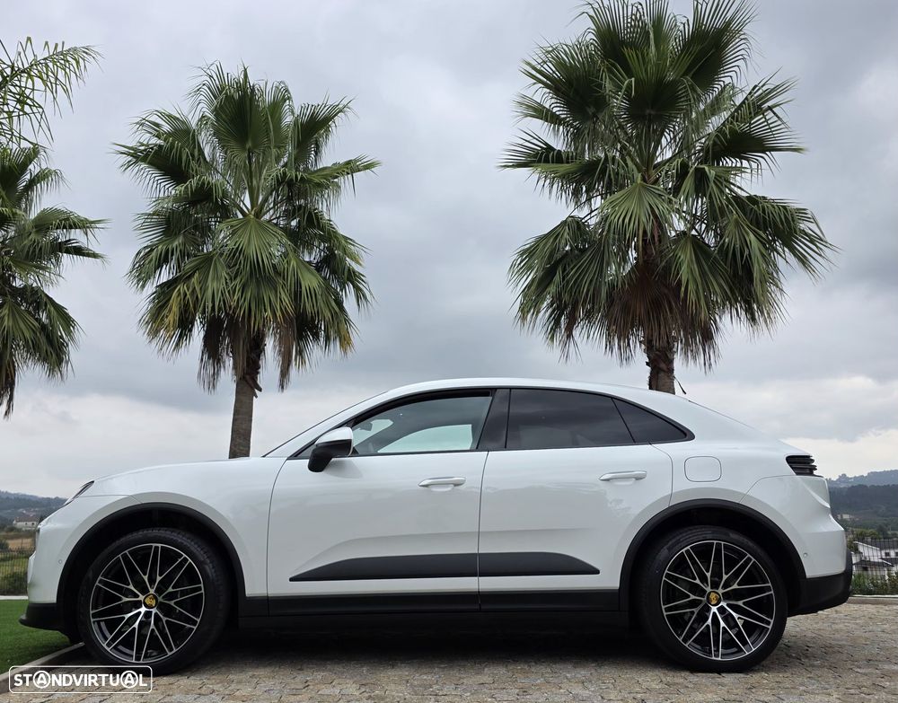 Porsche Macan Electric - 7