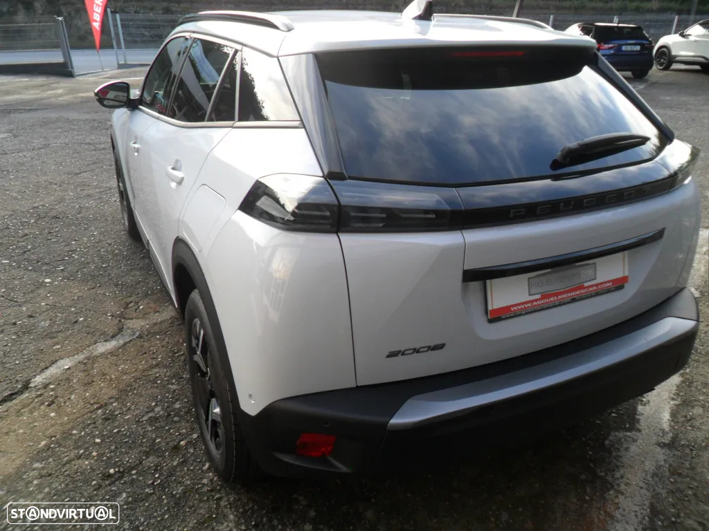 Peugeot 2008 1.2 PureTech Allure Pack - 24