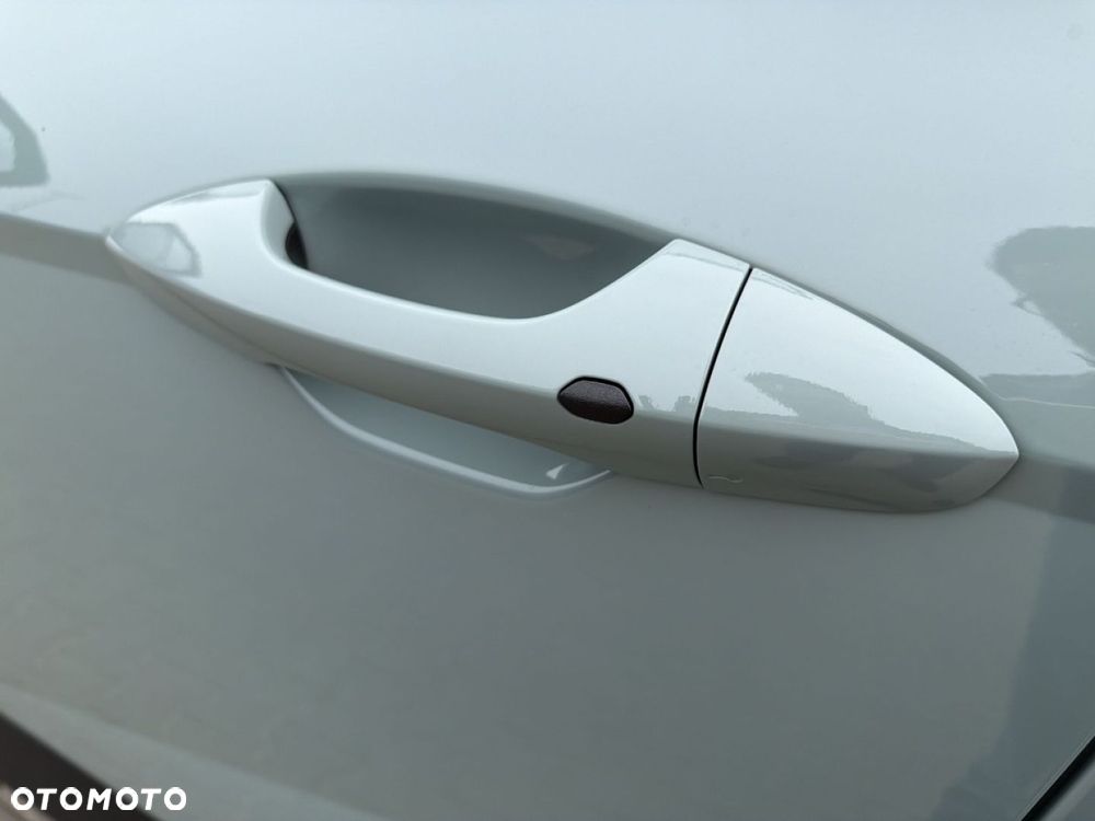Hyundai Kona - 11