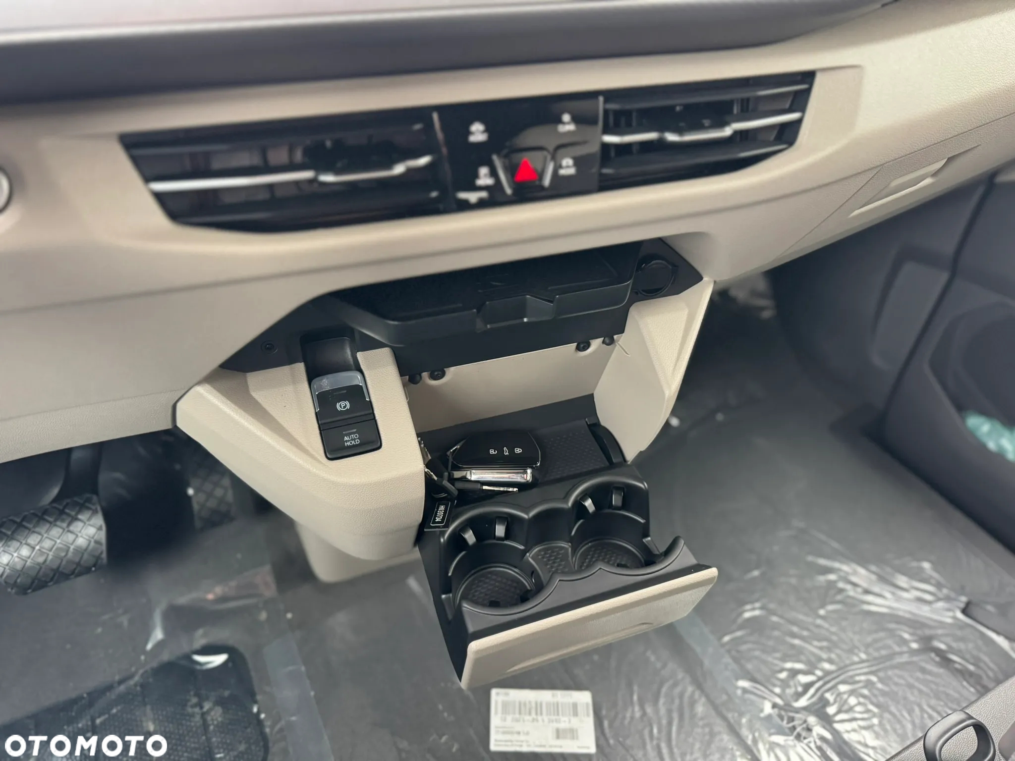 Volkswagen Multivan - 25