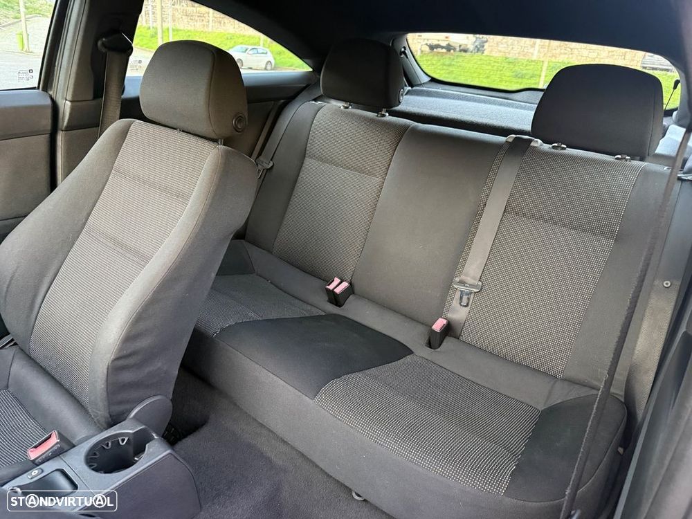 Opel Astra GTC - 10