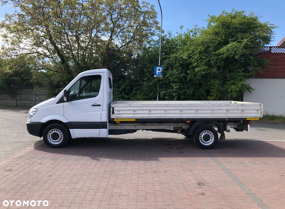 Mercedes-Benz Sprinter - 2