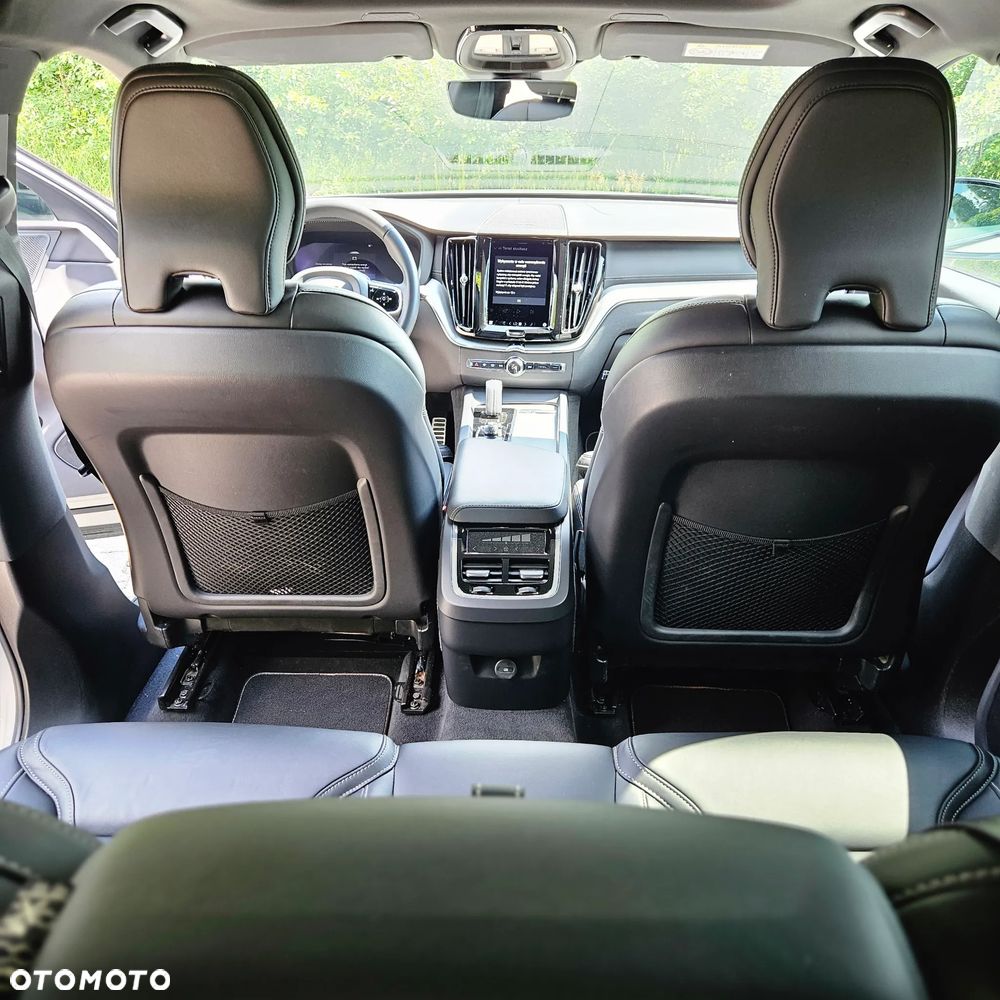 Volvo XC 60 B4 B Plus Dark - 13