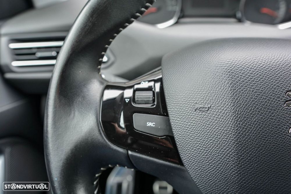 Peugeot 308 SW 1.6 BlueHDi Allure - 23