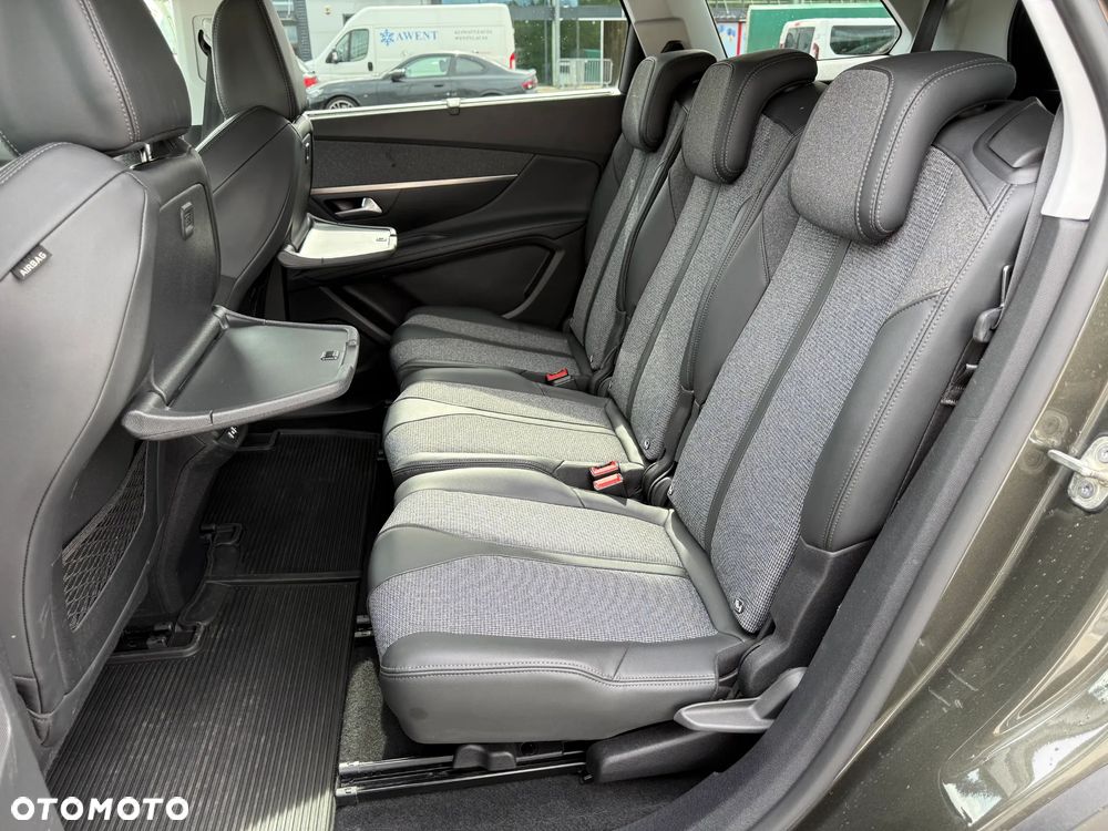Peugeot 5008 1.6 PureTech Allure S&S EAT8 - 25