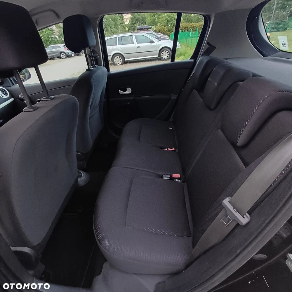 Renault Clio 1.6 16V Expression - 6