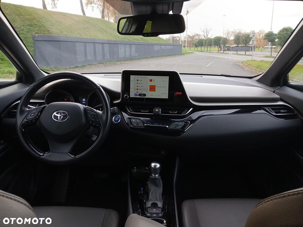 Toyota C-HR 2.0 Hybrid Executive - 12
