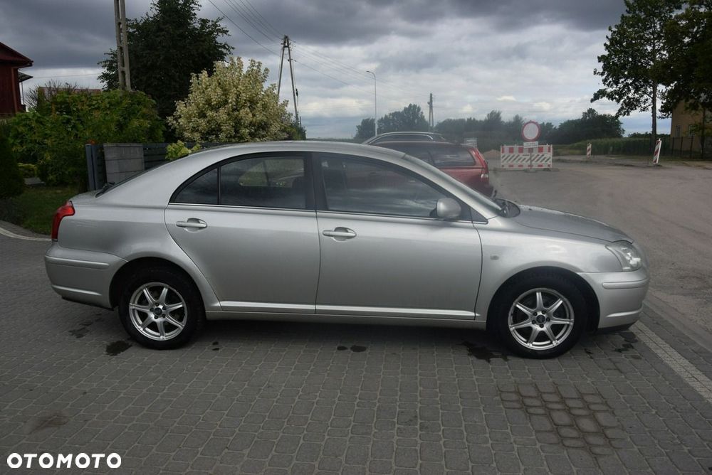 Toyota Avensis - 11