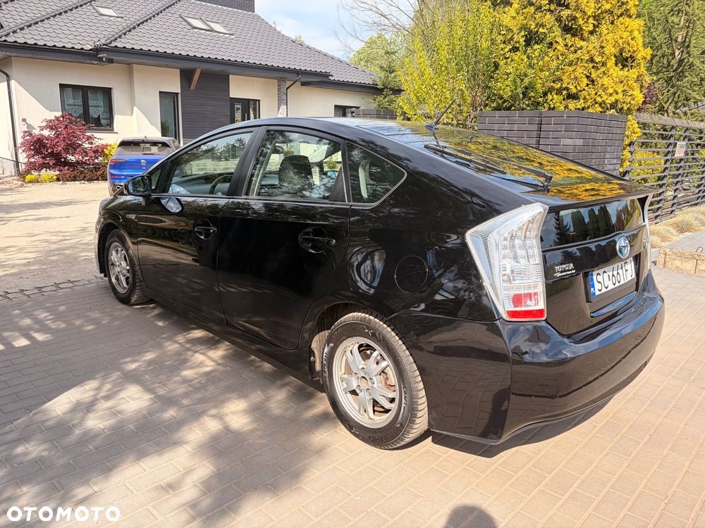 Toyota Prius 1.8 HSD Prestige - 4