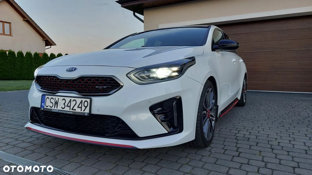 Kia ProCeed - 10
