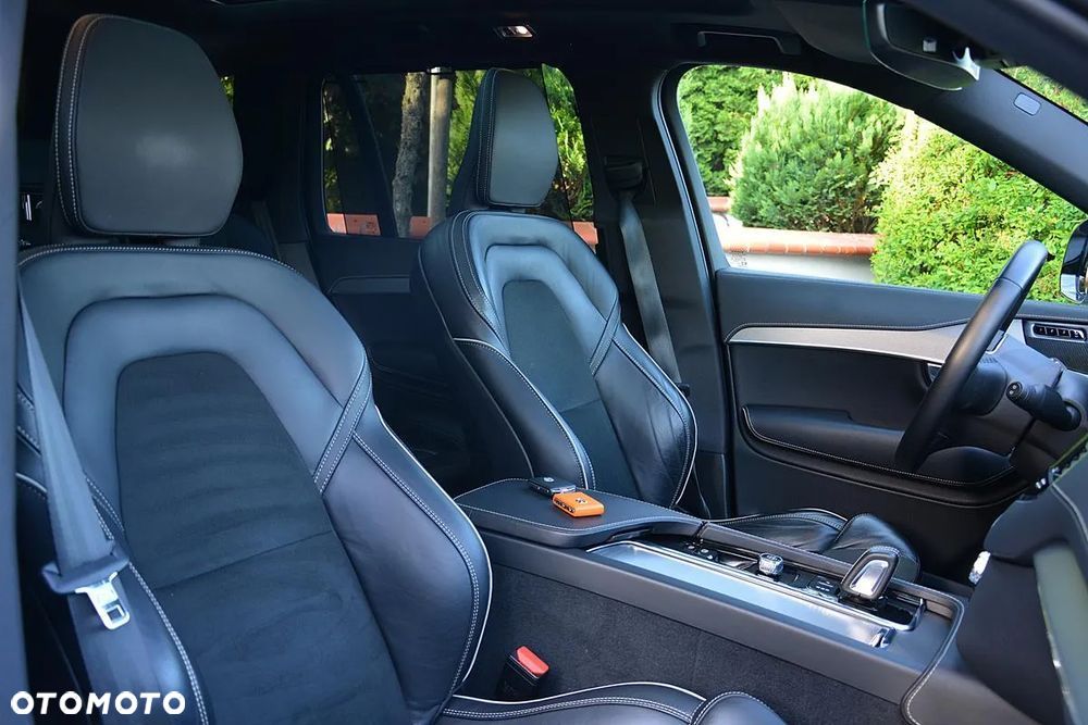 Volvo XC 90 B5 D AWD Geartronic RDesign - 22