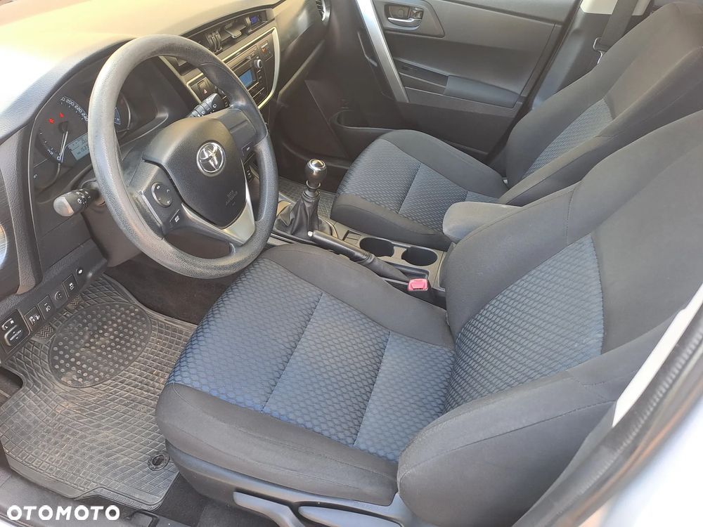 Toyota Auris - 17