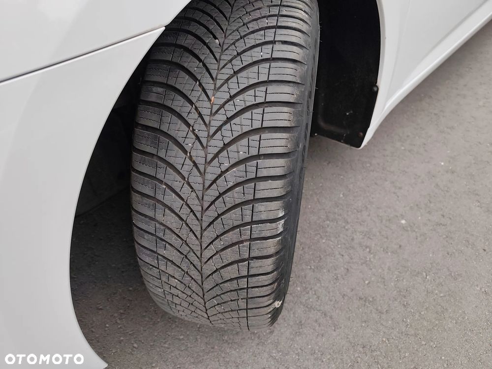 Hyundai i40 Kombi blue 1.7 CRDi DCT Premium - 36