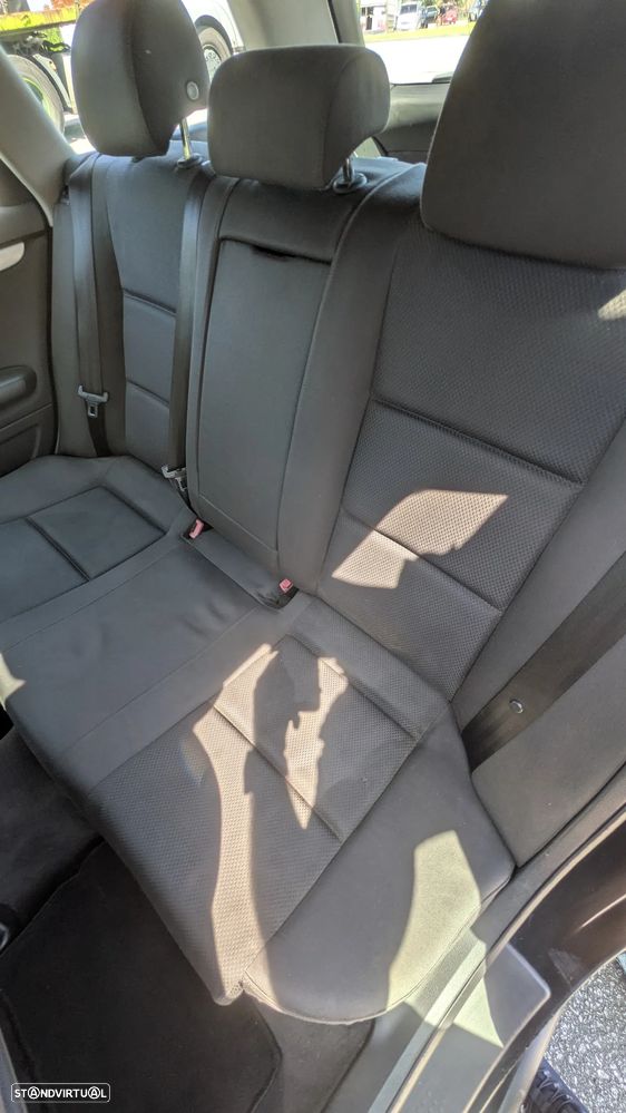 Audi A4 Avant 1.9 TDI multitronic - 10