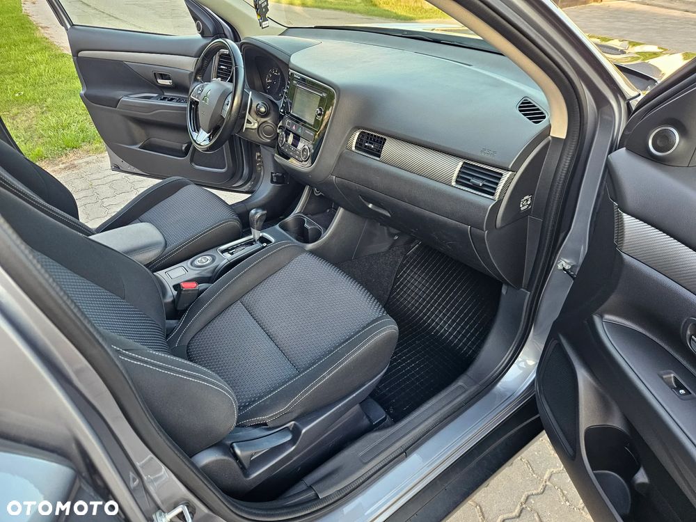 Mitsubishi Outlander 2.0 Intense Comfort 4WD CVT - 34