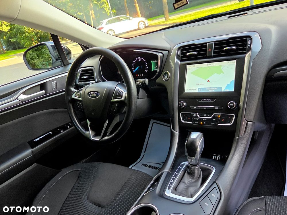 Ford Mondeo 2.0 Hybrid Titanium - 24