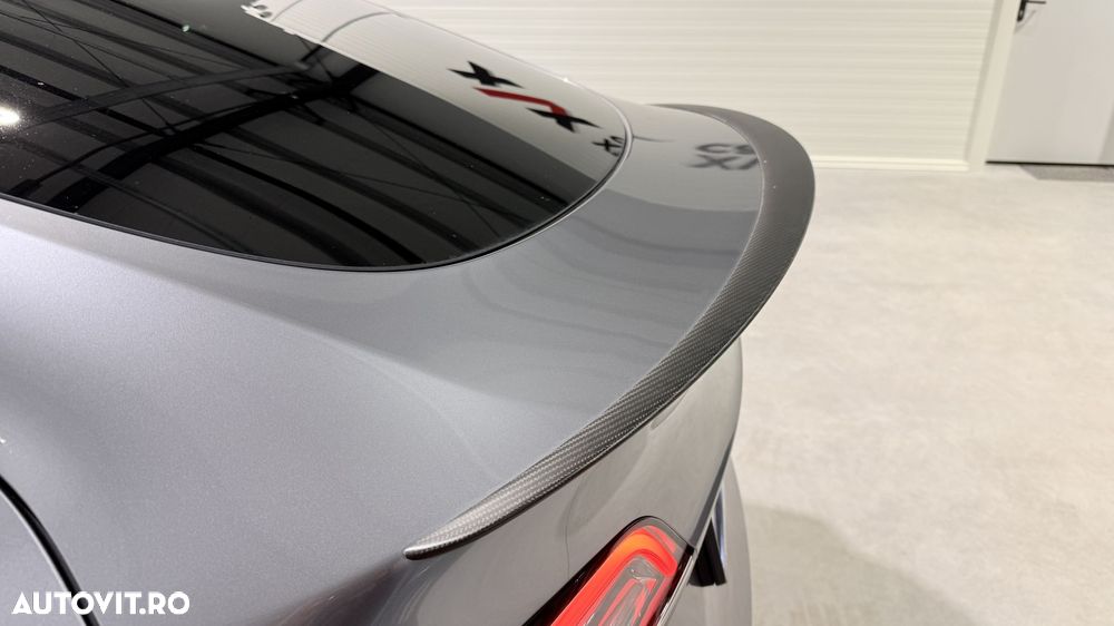 Tesla Model Y Performance Dual Motor AWD - 19