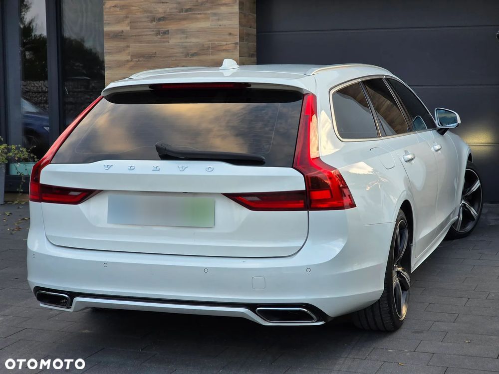 Volvo V90 D5 SCR AWD R-Design - 24