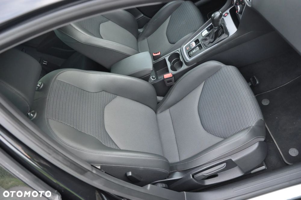 Seat Leon 2.0 TDI DPF Start&Stop DSG XCELLENCE - 25