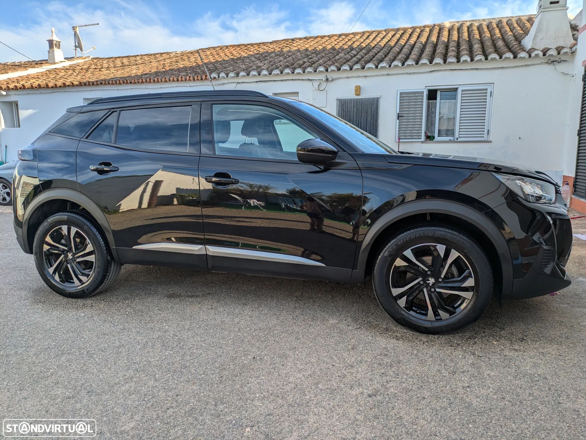 Peugeot 2008 1.2 PureTech Allure - 1