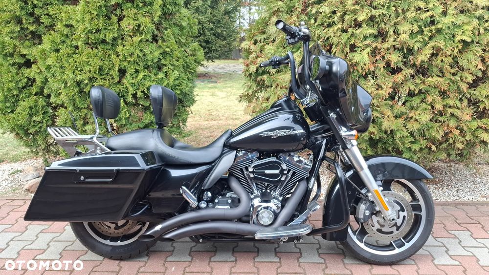 Harley-Davidson Touring Street Glide - 2