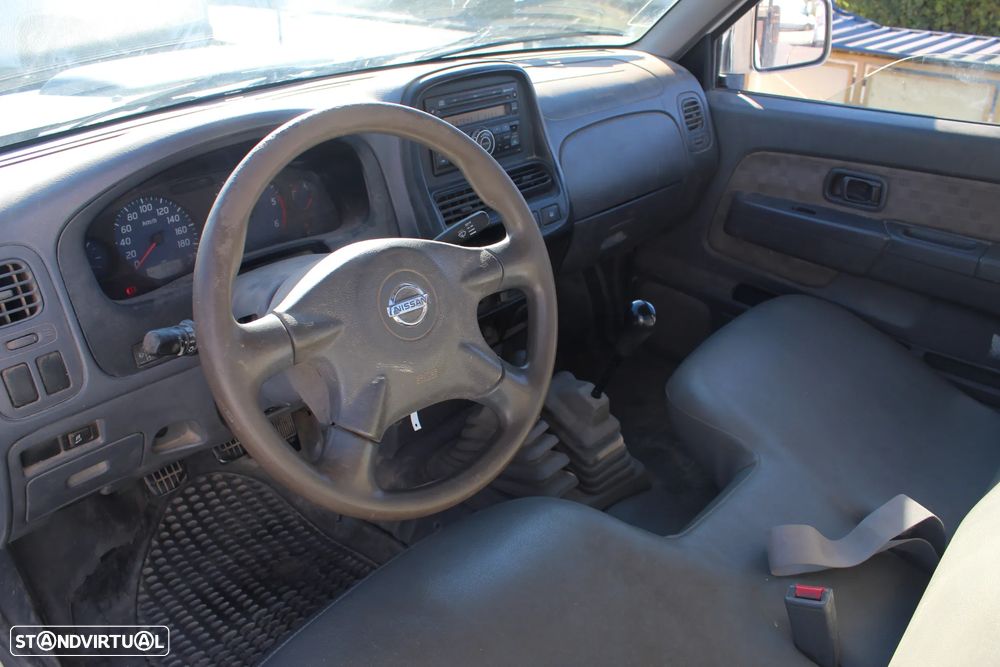 Nissan Pick Up 2.5 Di // 3 Lugares - 9