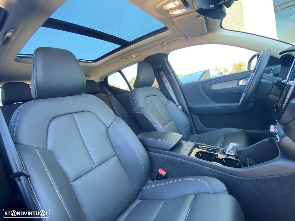 Volvo XC 40 2.0 B3 Plus Dark - 12