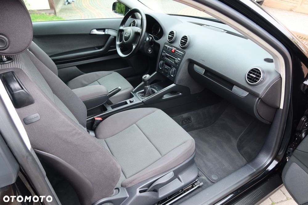 Audi A3 1.6 Limited Edition - 14