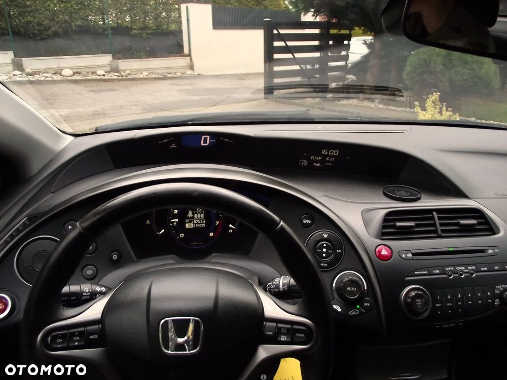 Honda Civic 1.8 Executive - 25