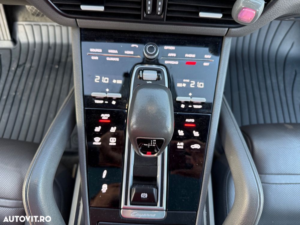 Porsche Cayenne - 11