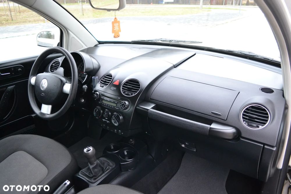 Volkswagen New Beetle - 6