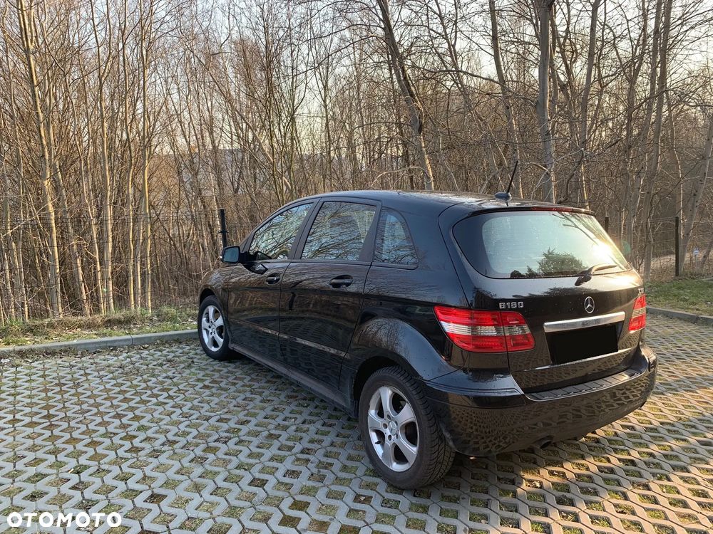 Mercedes-Benz B-Class 2010 photo 3