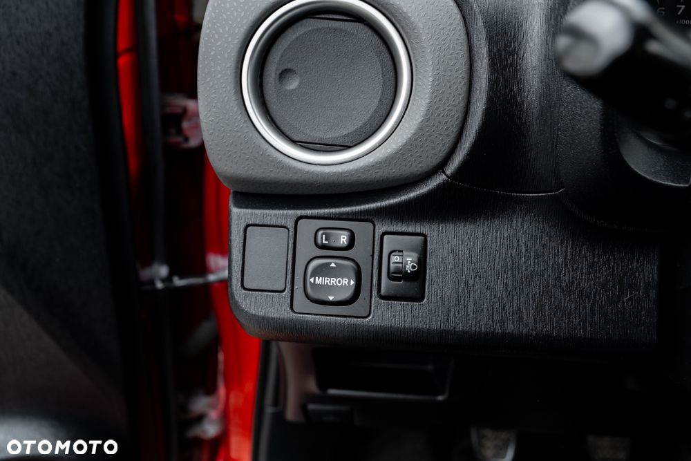 Toyota Yaris 1.33 Dynamic - 28