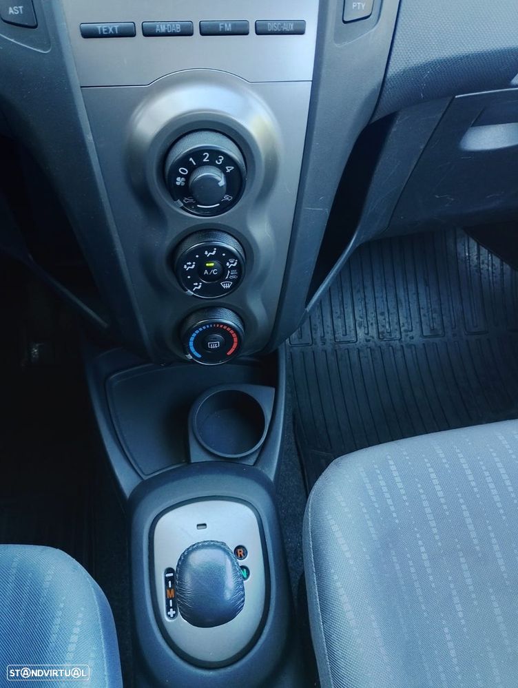 Toyota Yaris 1.33 VVT-i High Pack+NAVI MM - 4