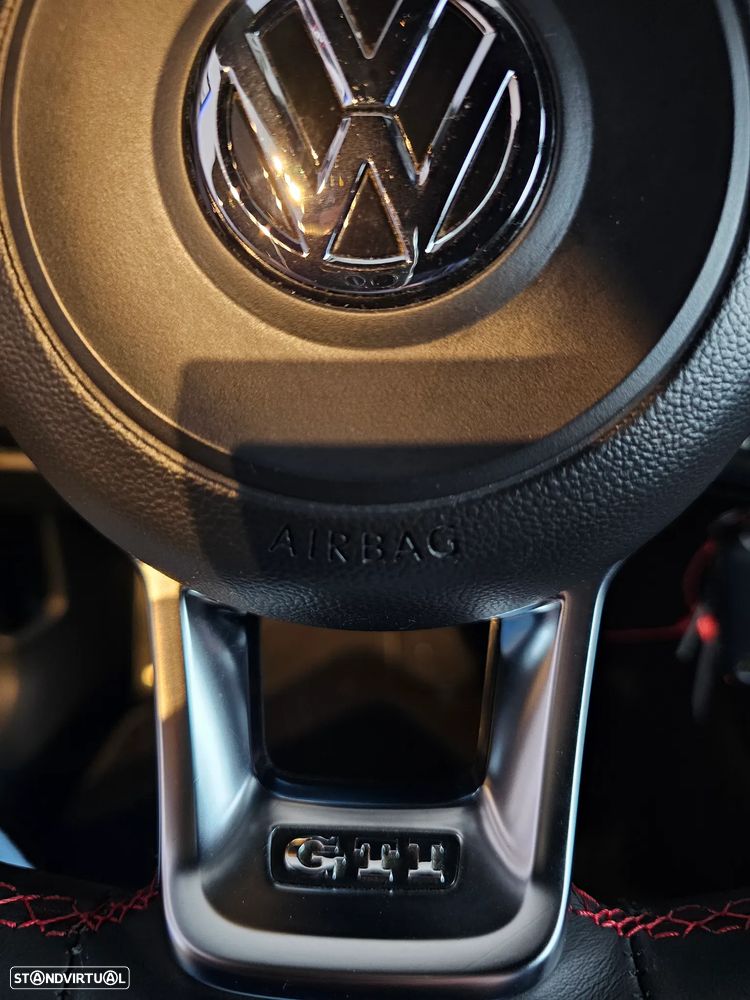 VW Golf GTI Performance BlueMotion - 26