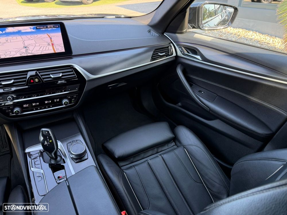 BMW 520 e Pack M - 25