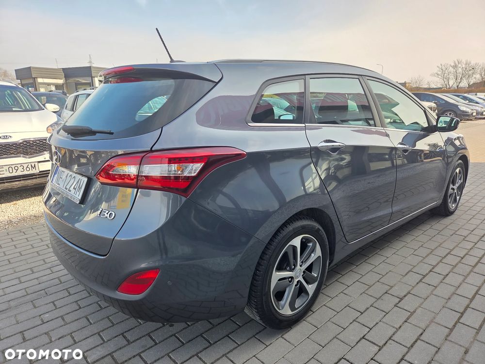 Hyundai i30 1.6 CRDi Automatik Style - 5