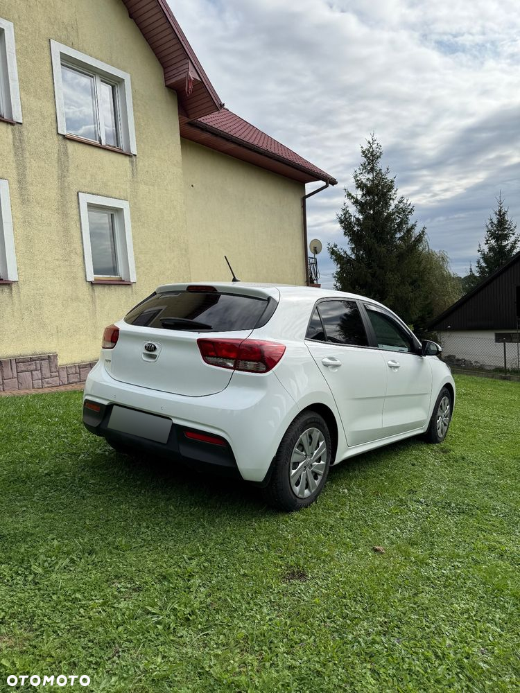 Kia Rio - 5