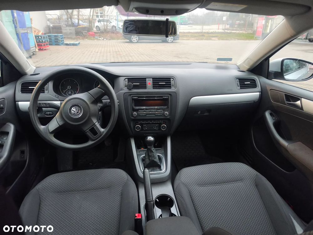 Volkswagen Jetta 1.6 TDI DPF Trendline - 6