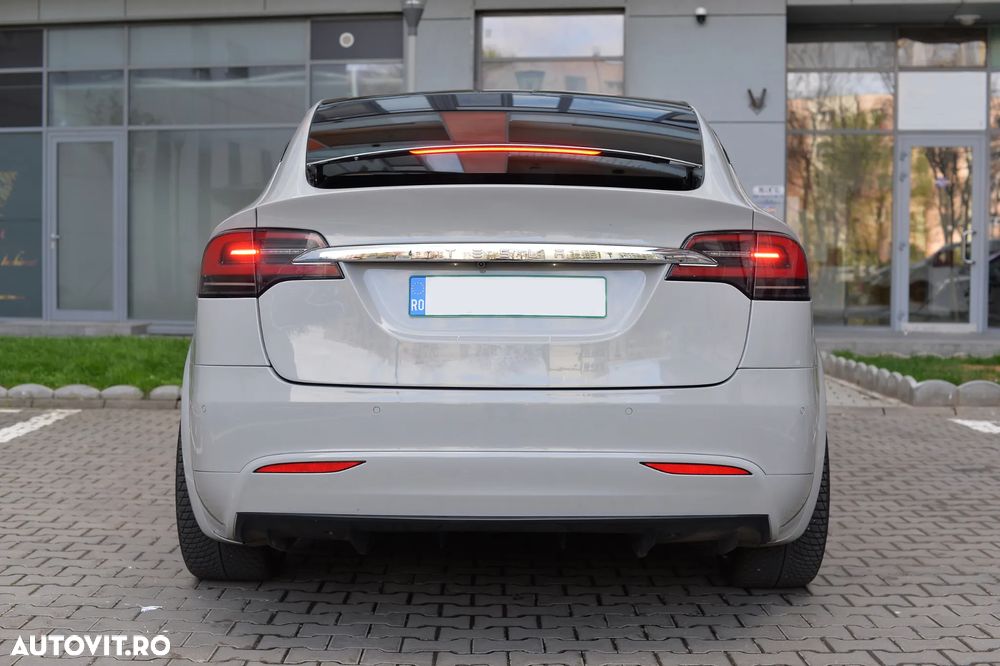 Tesla Model X - 2